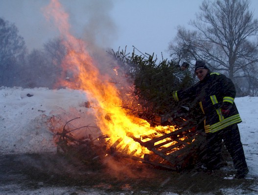 Weihnachtsbaumverbrennen 2010