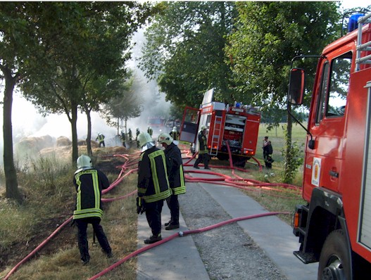 brennende Strohballen