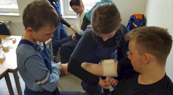 Sanitätsausbildung der Jugendfeuerwehr 2016