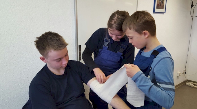 Sanitätsausbildung der Jugendfeuerwehr 2016