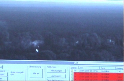 Der Leiter der zentrale Herr erläutert die Funktionsweise